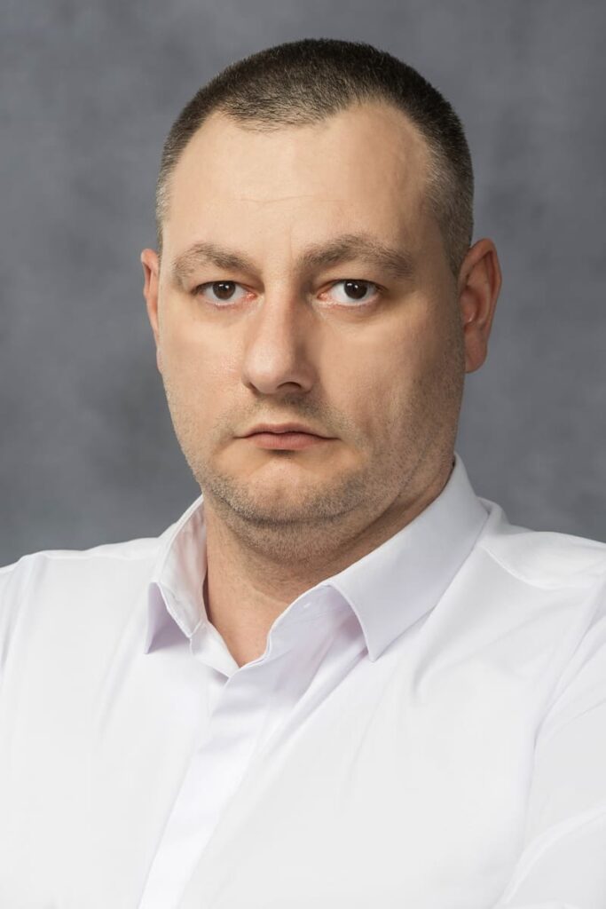 Fiatal Peter Uzemvezeto Morahalom